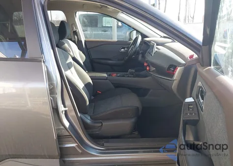 2022 Nissan Rogue Sv Intelligent Awd z USA, uszkodzony, nr VIN 5N1BT3BB1NC712146